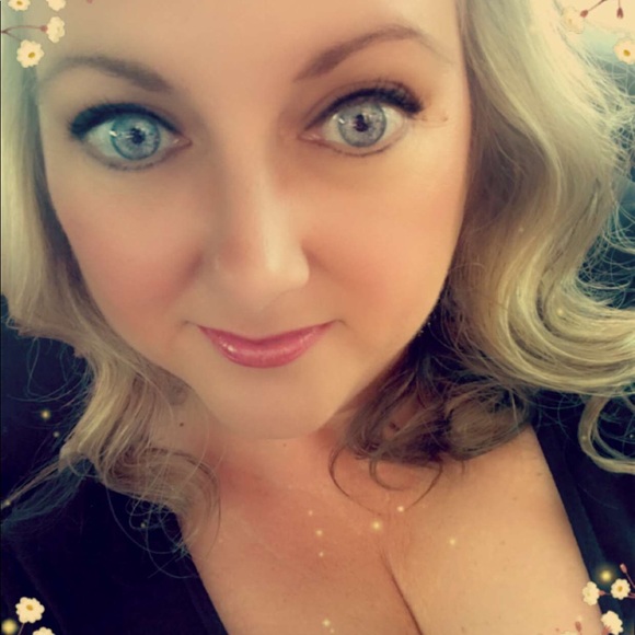 Meet your Posher, Valerie - Picture 3 of 3